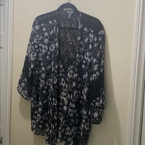 Hot Topic Black and White Skull Kimono